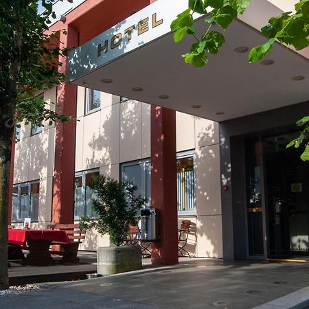 Hotel Prunk 세자나 외부 사진