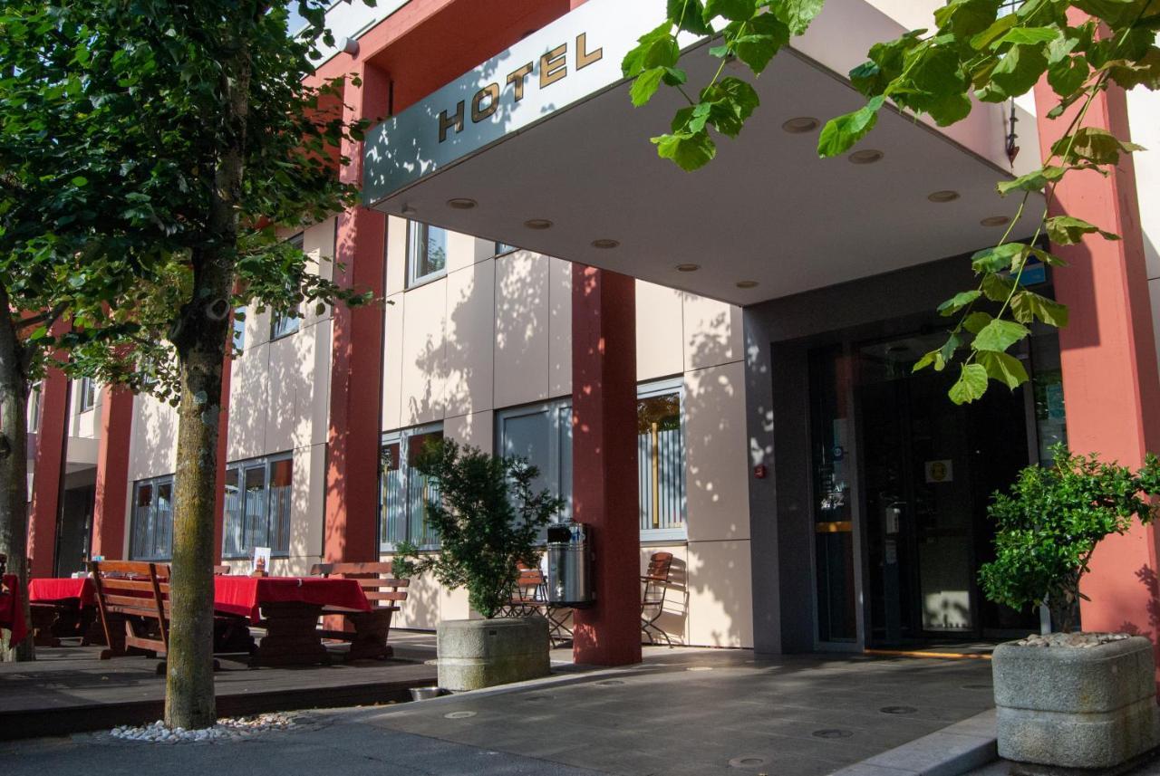 Hotel Prunk 세자나 외부 사진