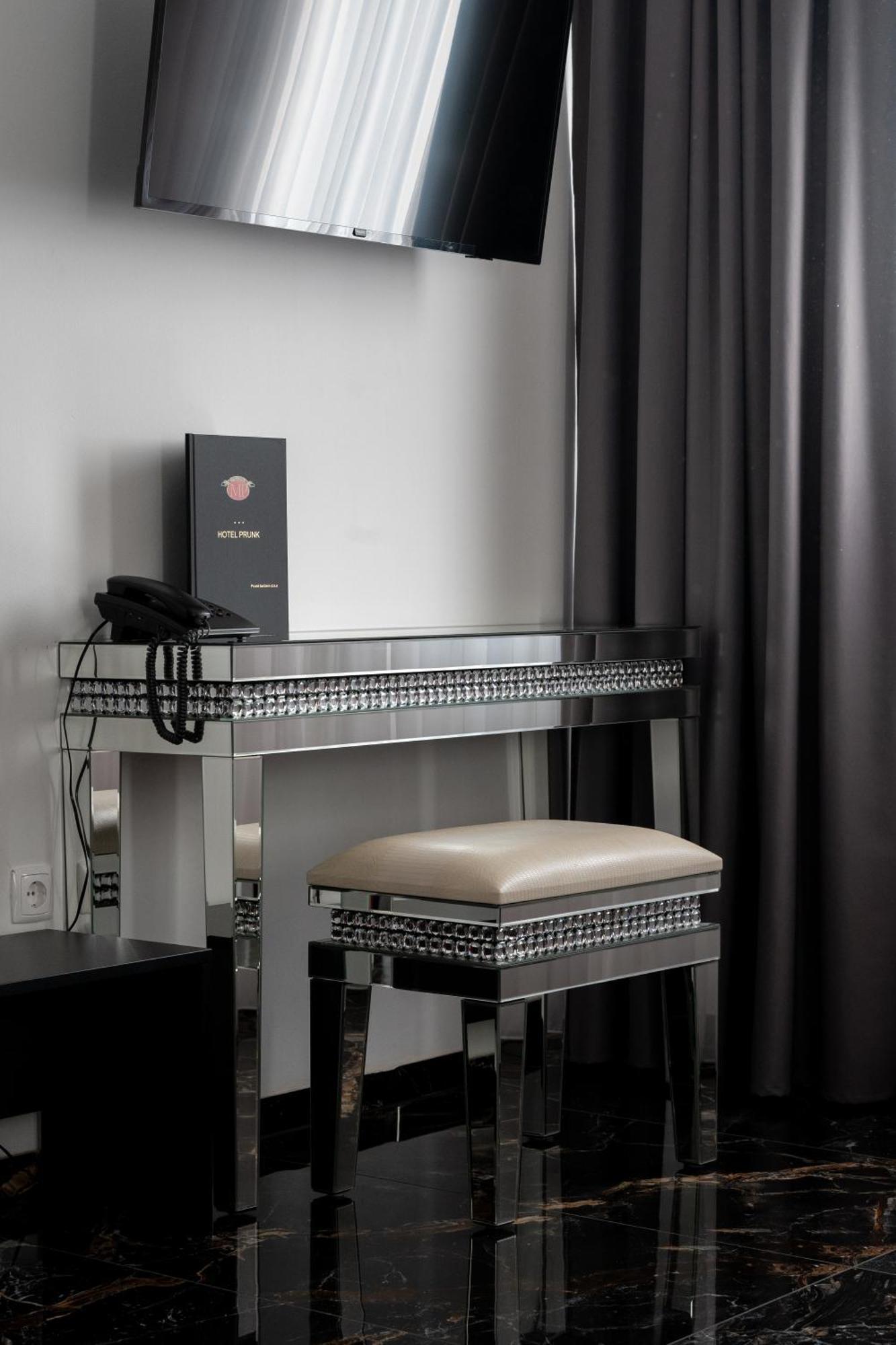 Hotel Prunk 세자나 외부 사진