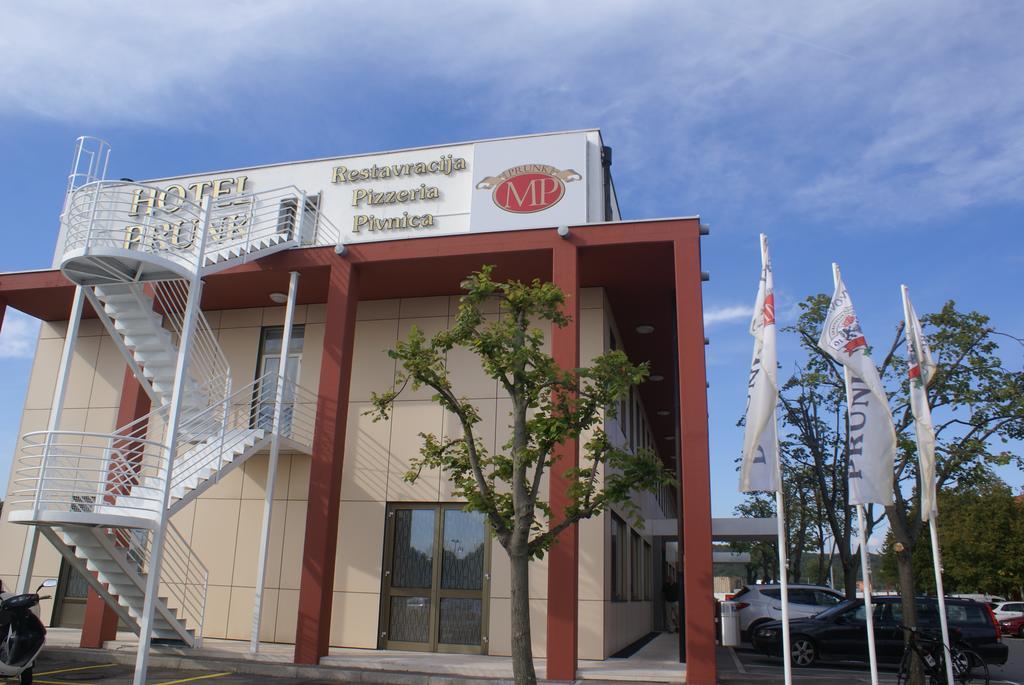 Hotel Prunk 세자나 외부 사진